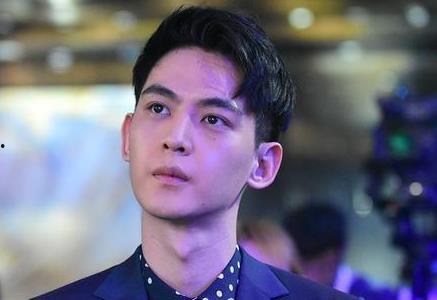 娱乐吃瓜黑小生,揭秘黑小生背后的娱乐吃瓜故事